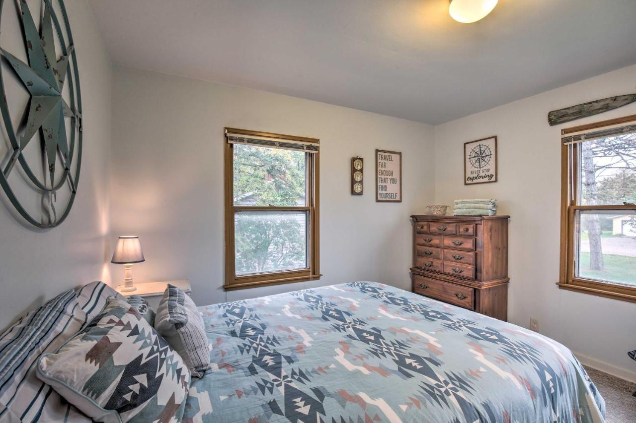 Birchwood Cottage With Red Cedar Lake Access! Екстериор снимка