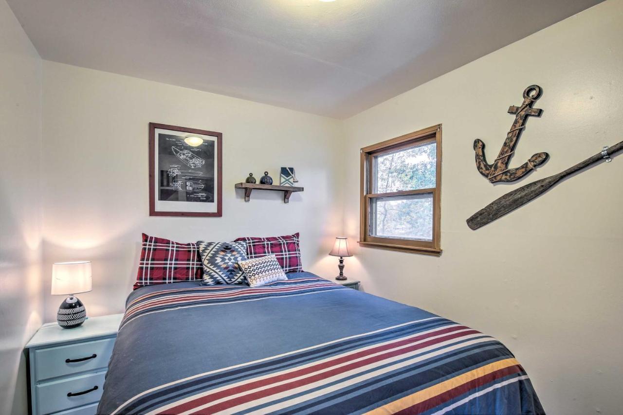 Birchwood Cottage With Red Cedar Lake Access! Екстериор снимка